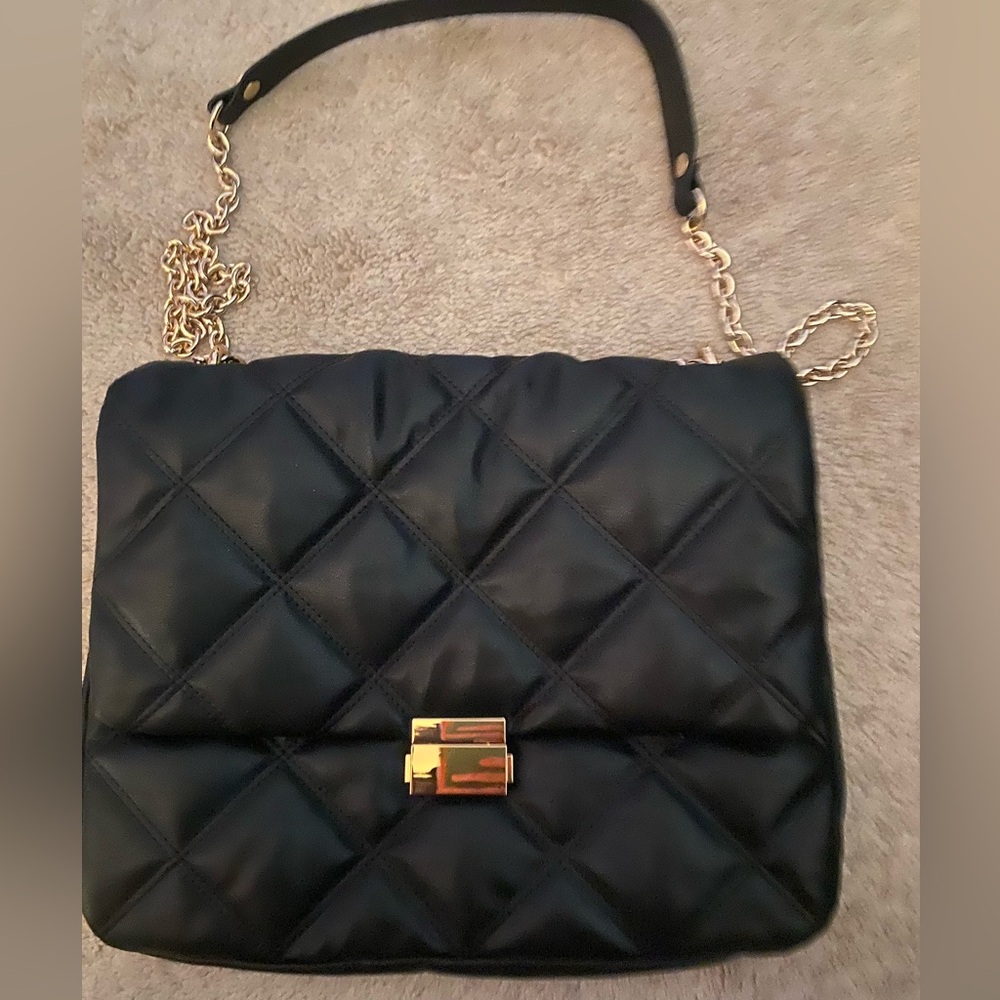 H&M Elegant Black Quilted Shoulder Bag